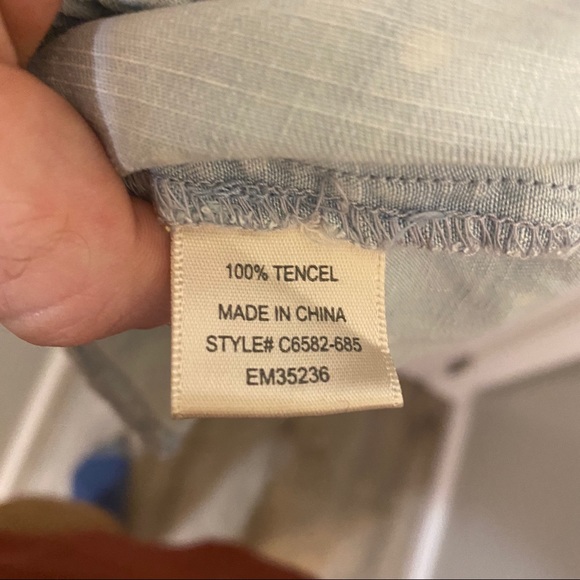 SOLD 💙 Cloth & Stone Chambray Dress - Picture 4 of 4